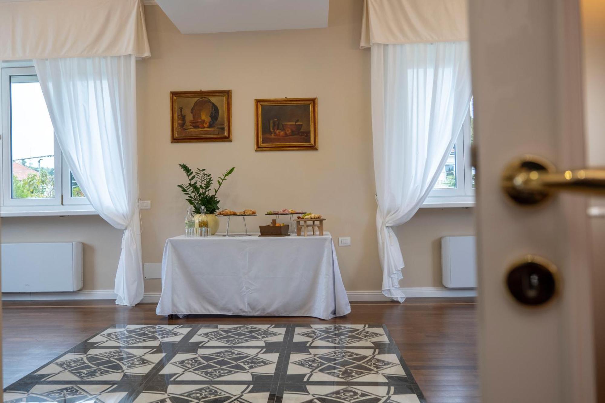 Villa Marchese Lake Maggiore Somma Lombardo Exterior photo